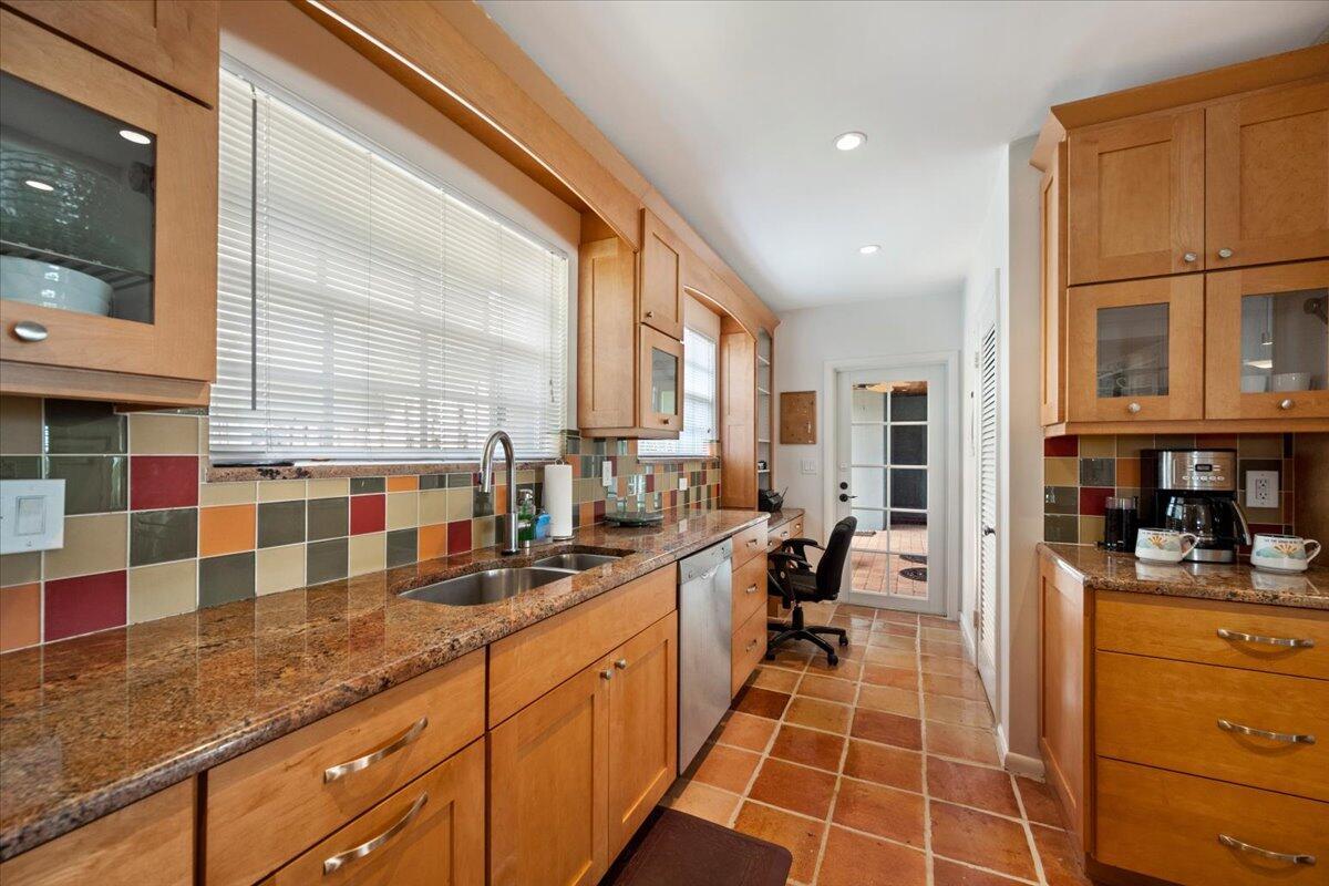 COLLEGE PARK - Residential Lease