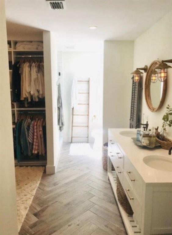 BLUFFS RIVER - Residential