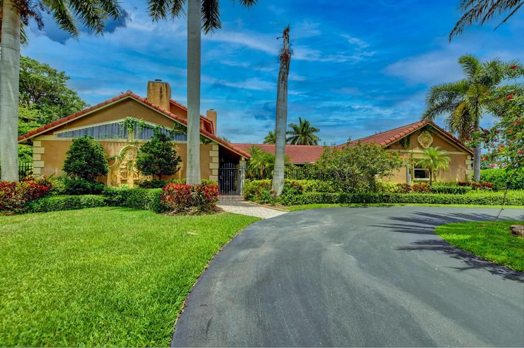 Photo of 11301 Timberlodge Terrace, Boca Raton, FL 33428 (MLS # R10712196)