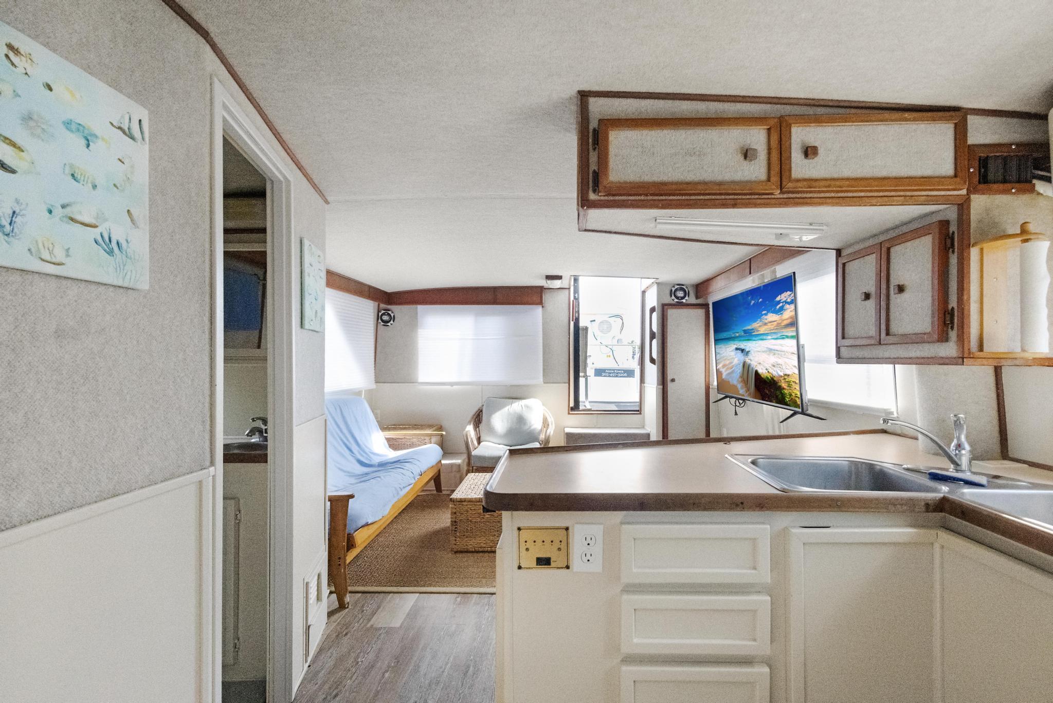 Key West, Florida 33040, United States, 1 Bedroom Bedrooms, ,2 BathroomsBathrooms,Residential,Active,209488