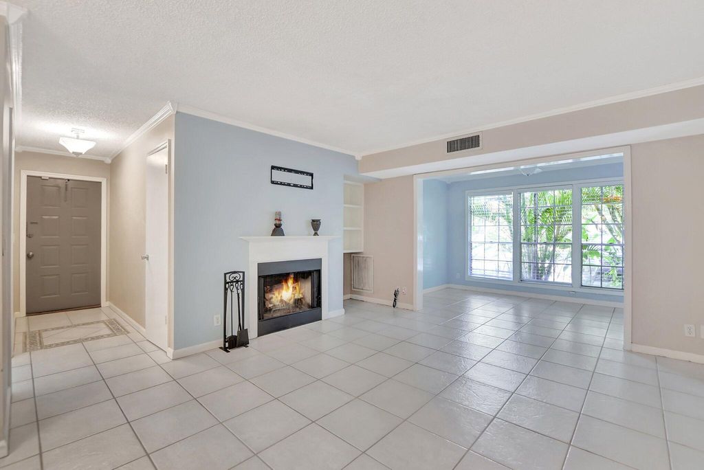 Photo of 5096 Heatherhill Lane #6, Boca Raton, FL 33486 (MLS # R10993896)