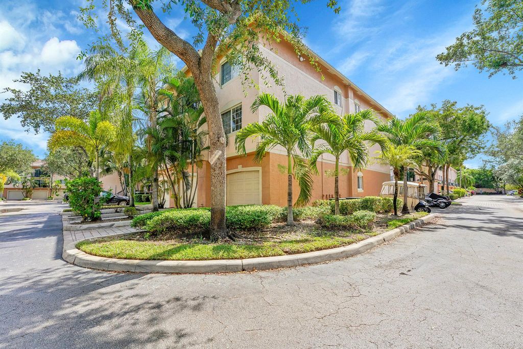 Photo of 2033 SE 10th Avenue #616, Fort Lauderdale, FL 33316 (MLS # R11108489)