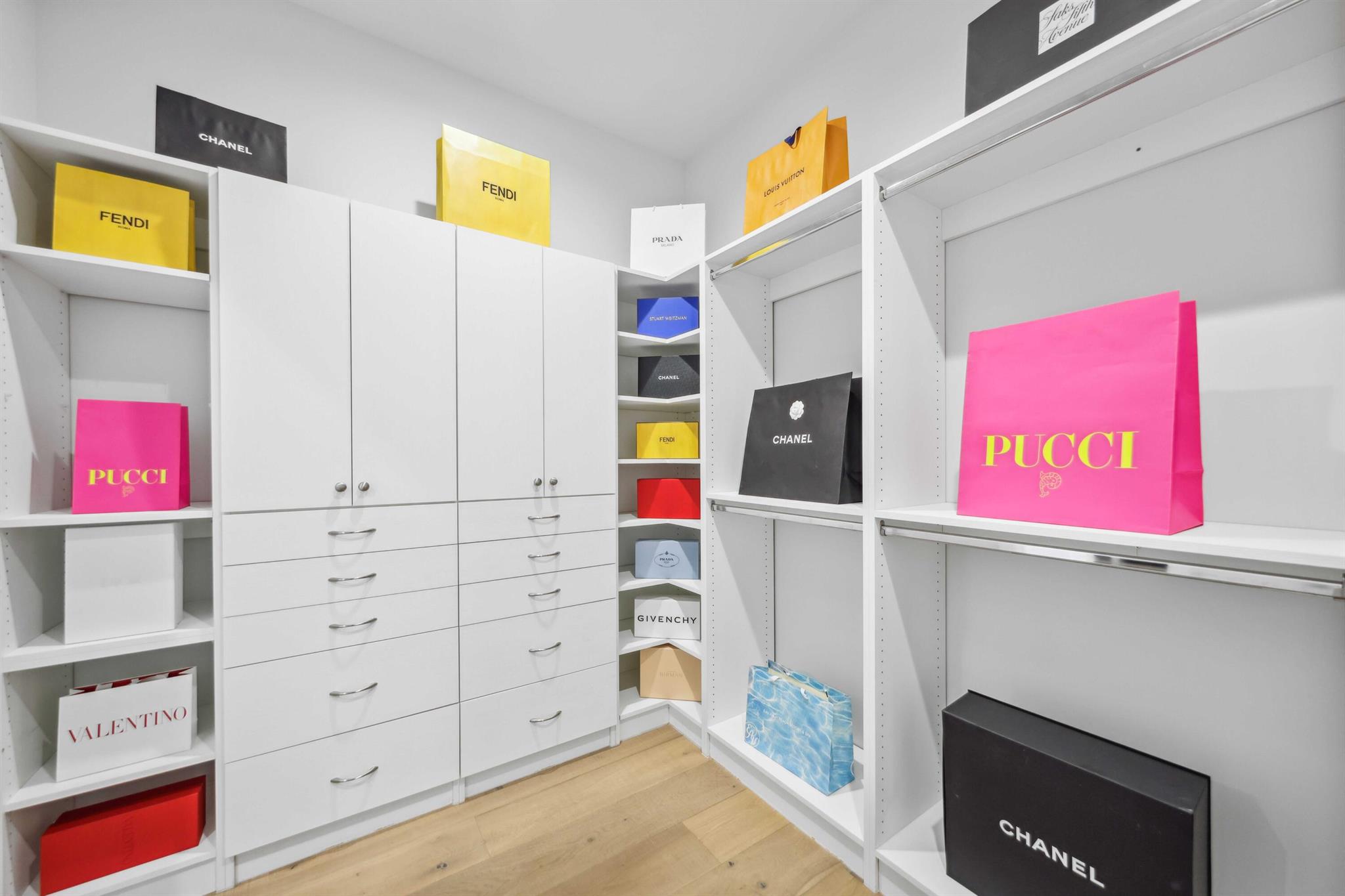 COUNTRY CLUB ADD TO VILLA - Residential