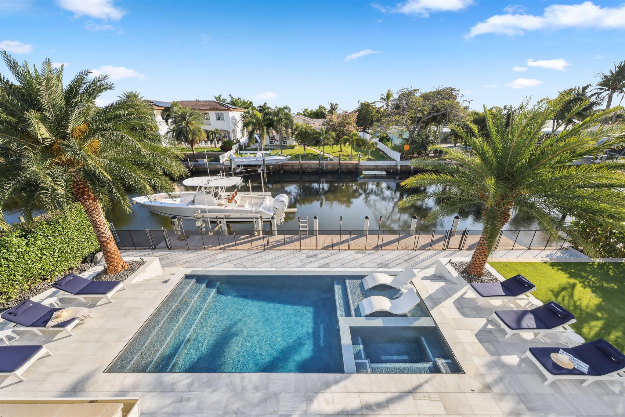 COUNTRY CLUB ADD TO VILLA - Residential