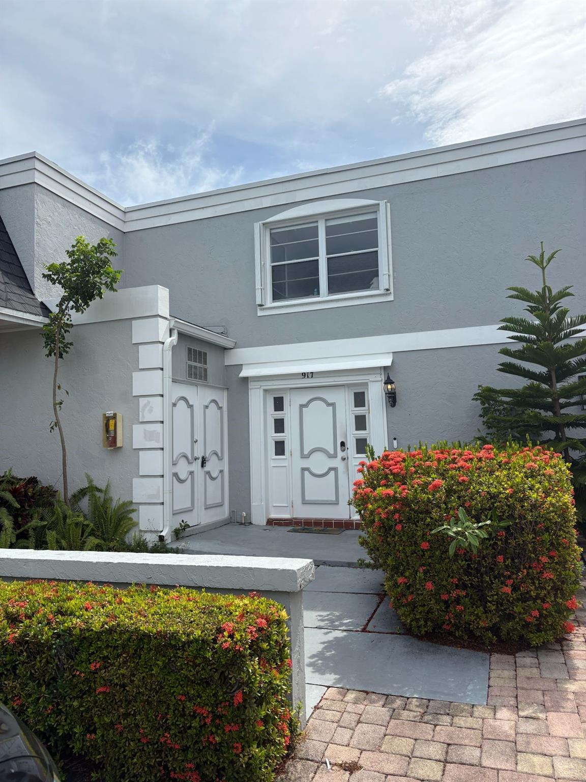 BEAUTIFUL, BRIGHT AND SPACIOUS TOWNHOUSE * 3/2/1 UPGRADES INCLUDE JAPANESE BAR, HURRICANE SHUTTERS, WOOD LAMINATED FLOORING IN THE 3 BEDROOMS 7 ALL LIVING AREAS * 2 BEDROOMS OVERLOOK YARD AND PARK * FULL SIZE WASHER AND DRYER * LOTS OF STORAGE INCLUDING WALK-IN-CLOSET IN PRIMARY BEDROOM AND EXTERNAL STORAGE ROOM * FENCED YARD OPENS TO PARK WHICH FEATURES FITNESS TRAILS, PLAYGROUND AND DOG PARK * TOWNHOUSE CONVENIENTLY LOCATED NEAR COMMUNITY POOL, CLUBHOUSE AND TENNIS COURTS * QUIET COMMUNITY MINUTES TO BEACHES, SHOPPING AND RESTAURANTS.