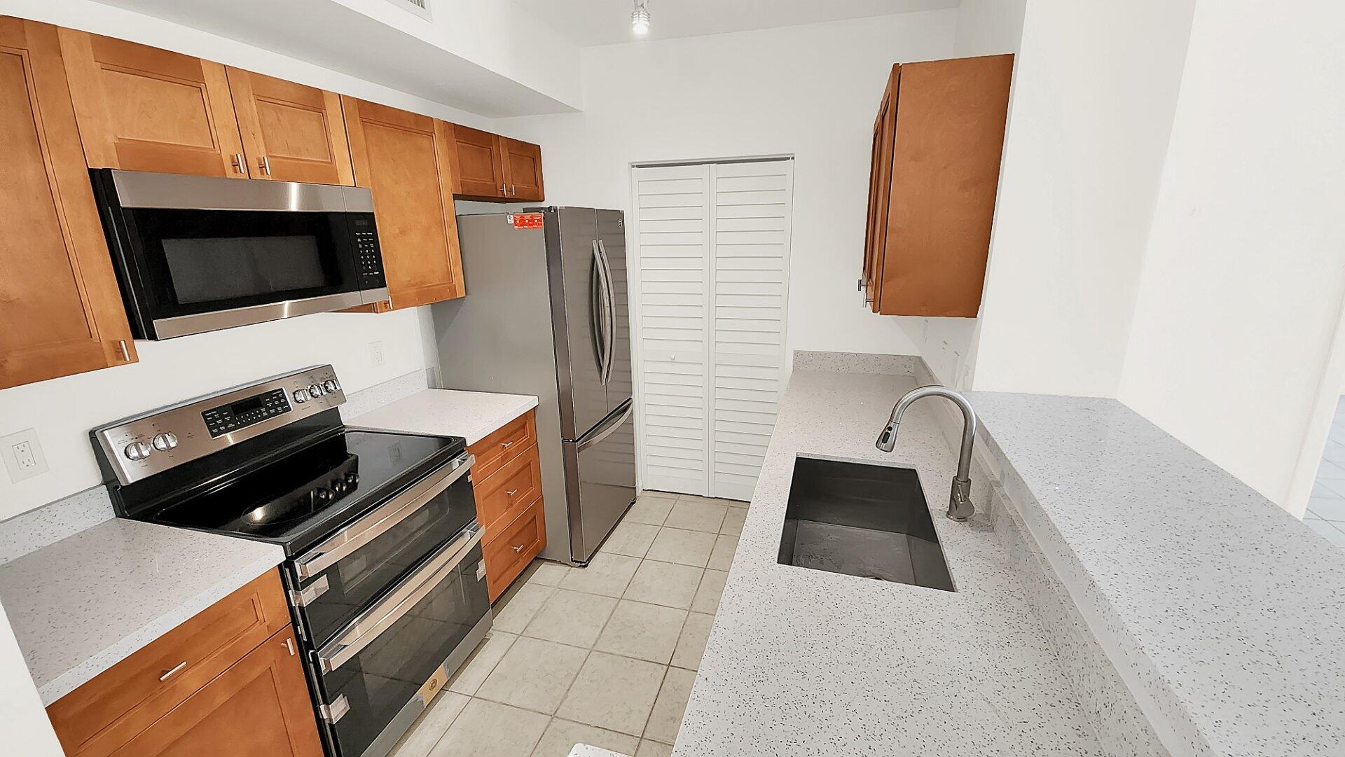 GARDEN RESIDENCES AT CITYPLACE CONDO - Residential