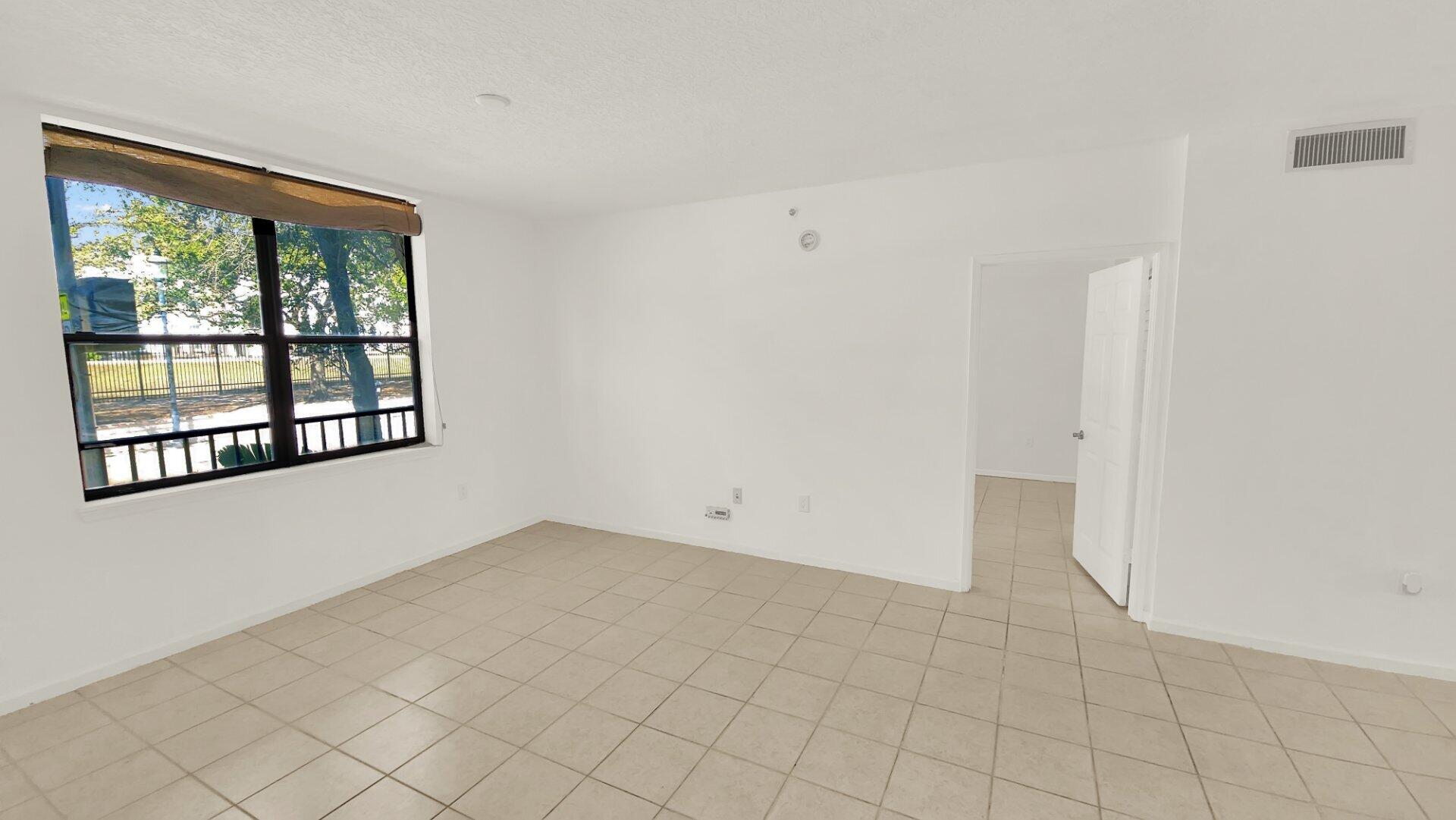 GARDEN RESIDENCES AT CITYPLACE CONDO - Residential