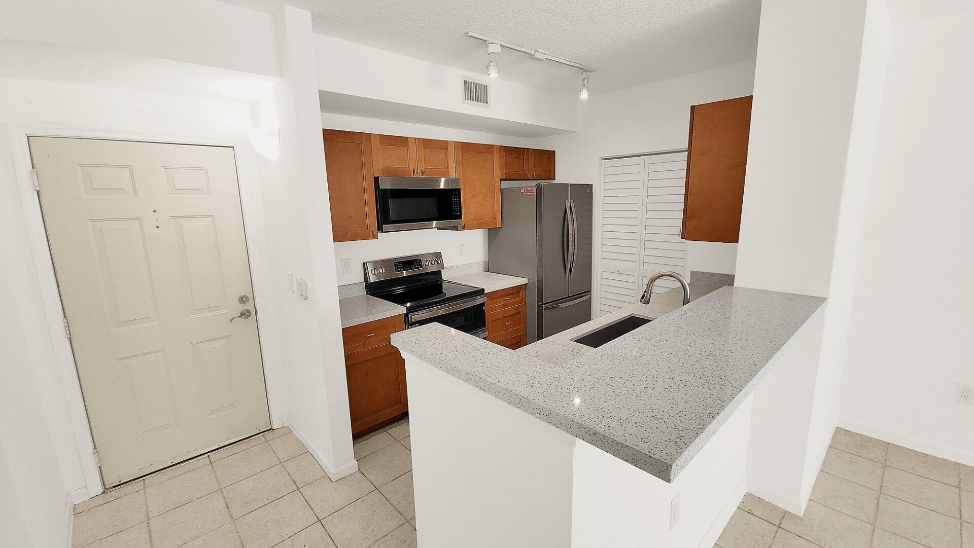 GARDEN RESIDENCES AT CITYPLACE CONDO - Residential