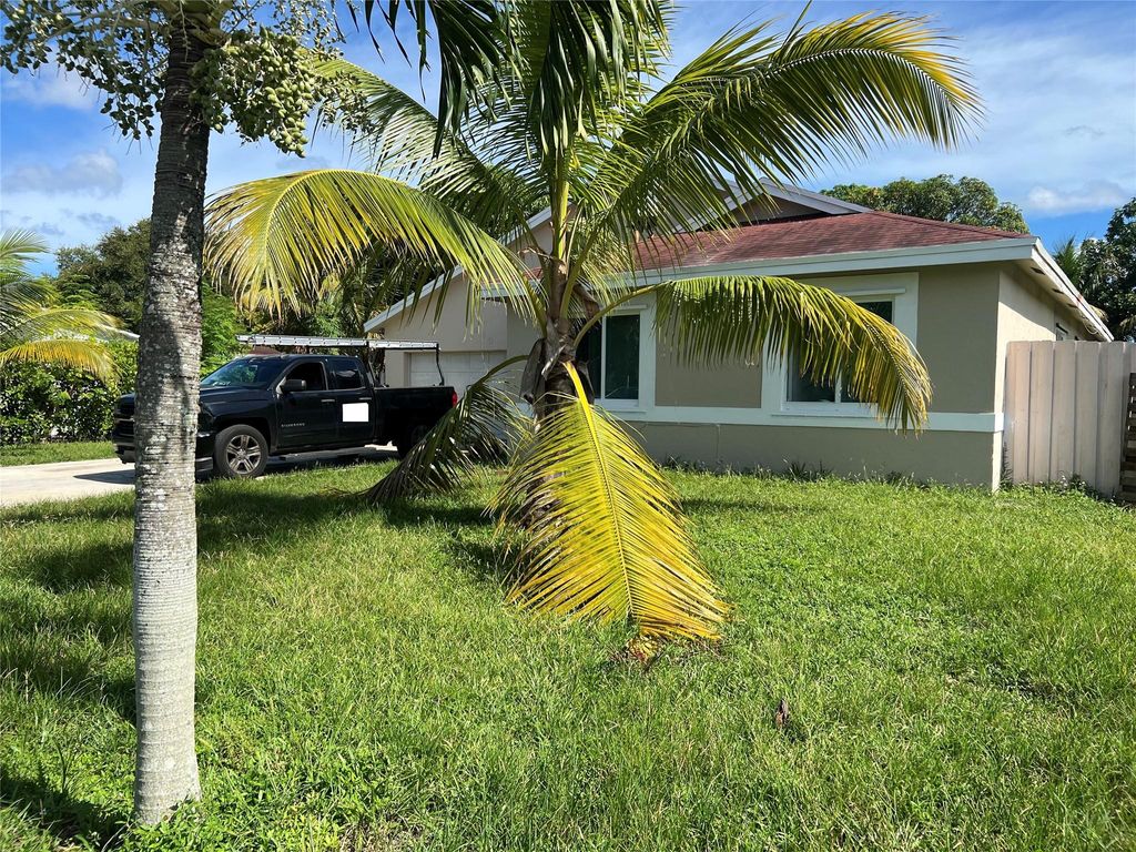 Photo of 4490 SW 19th St, West Park, FL 33023 (MLS # F10520503)