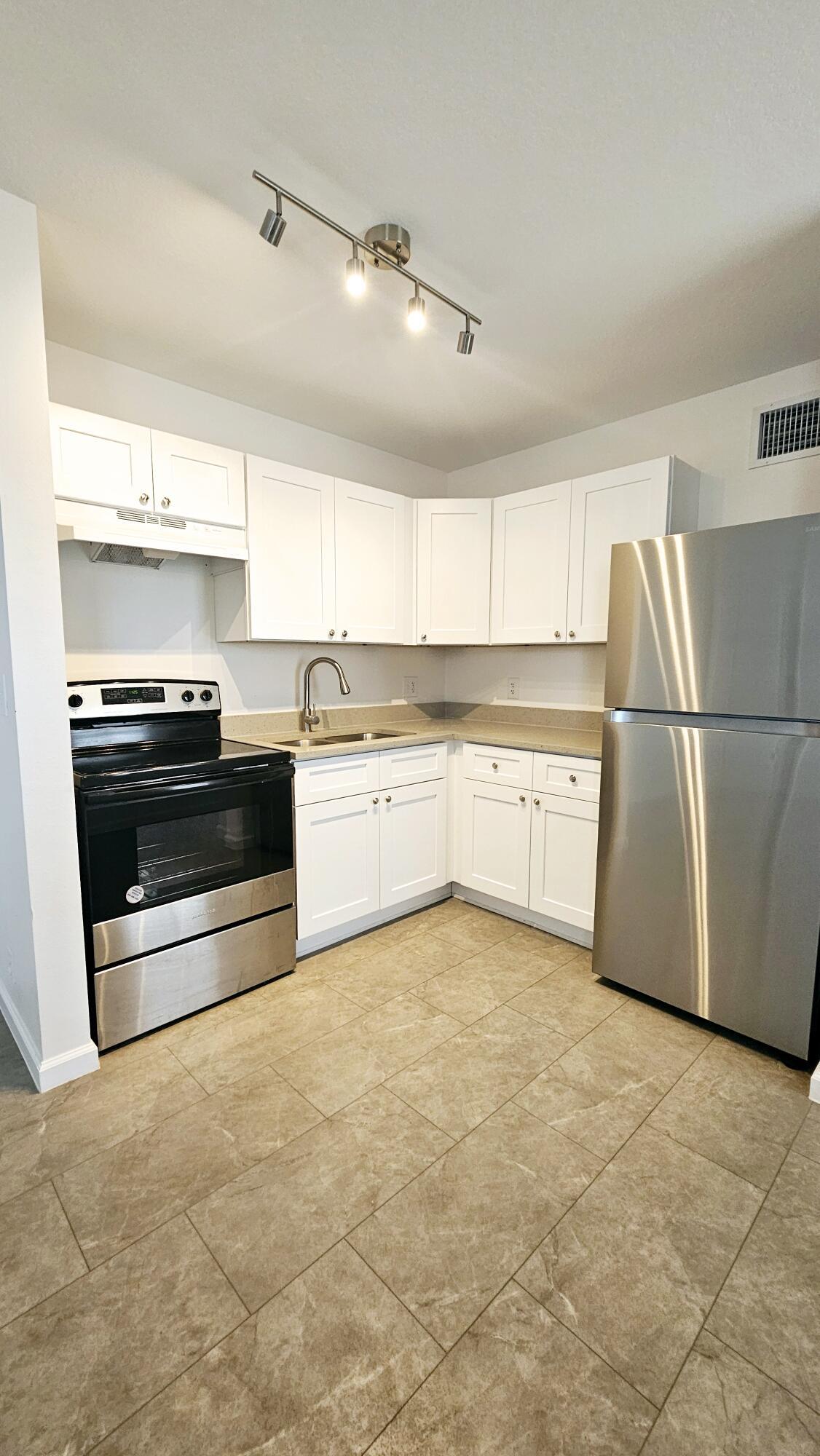 FRESHWATER ADD TO WPB - Residential Lease