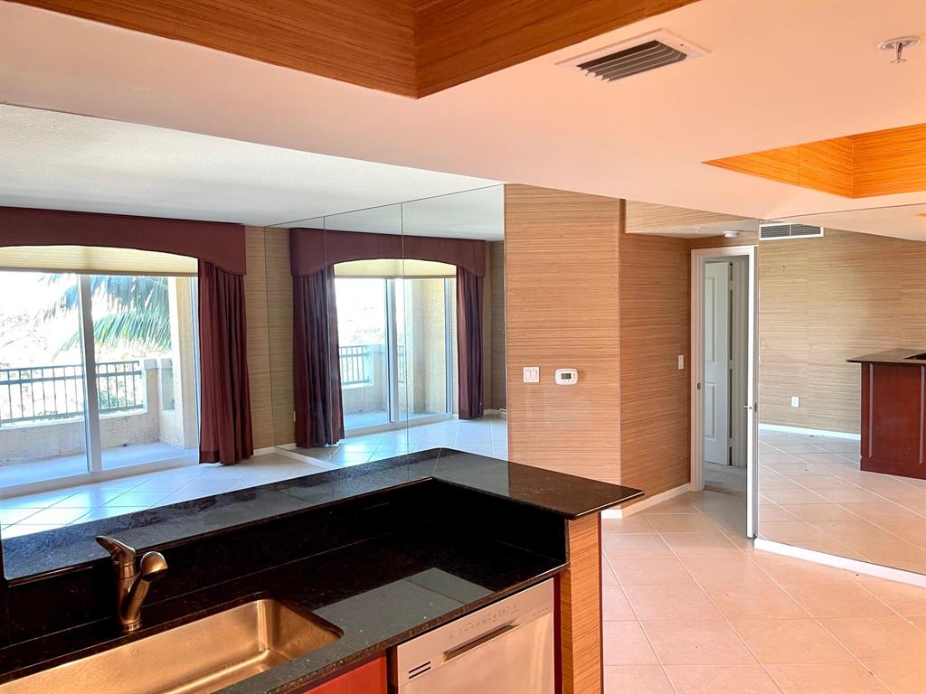 METROPOLITAN CONDO - Residential