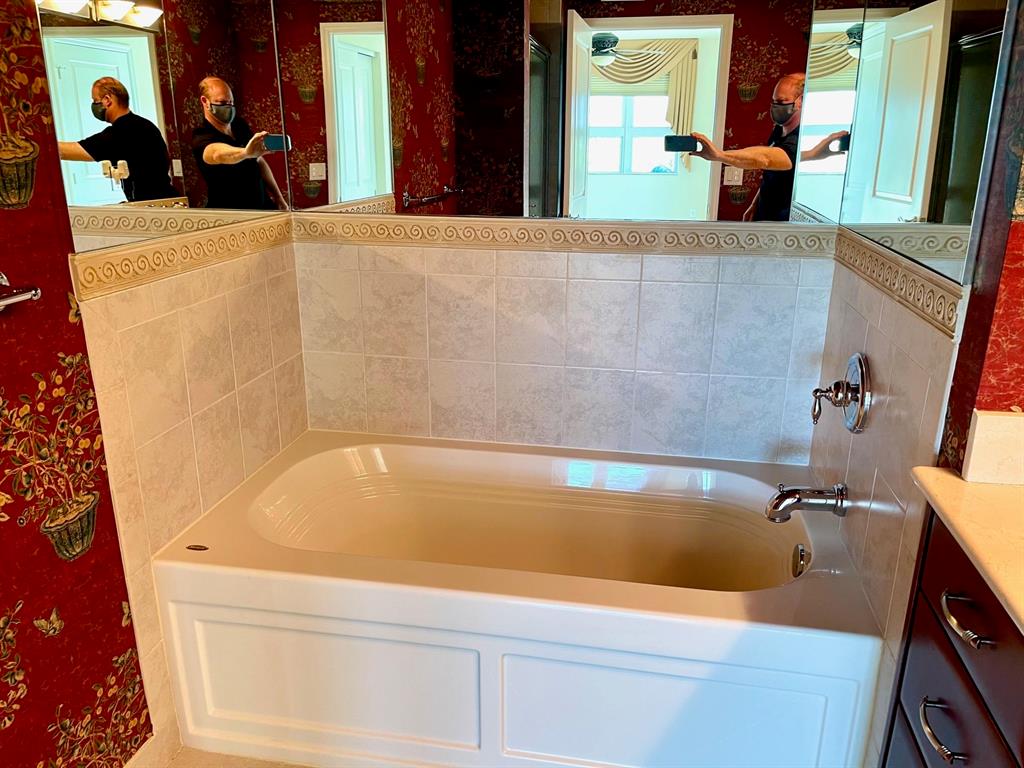 METROPOLITAN CONDO - Residential