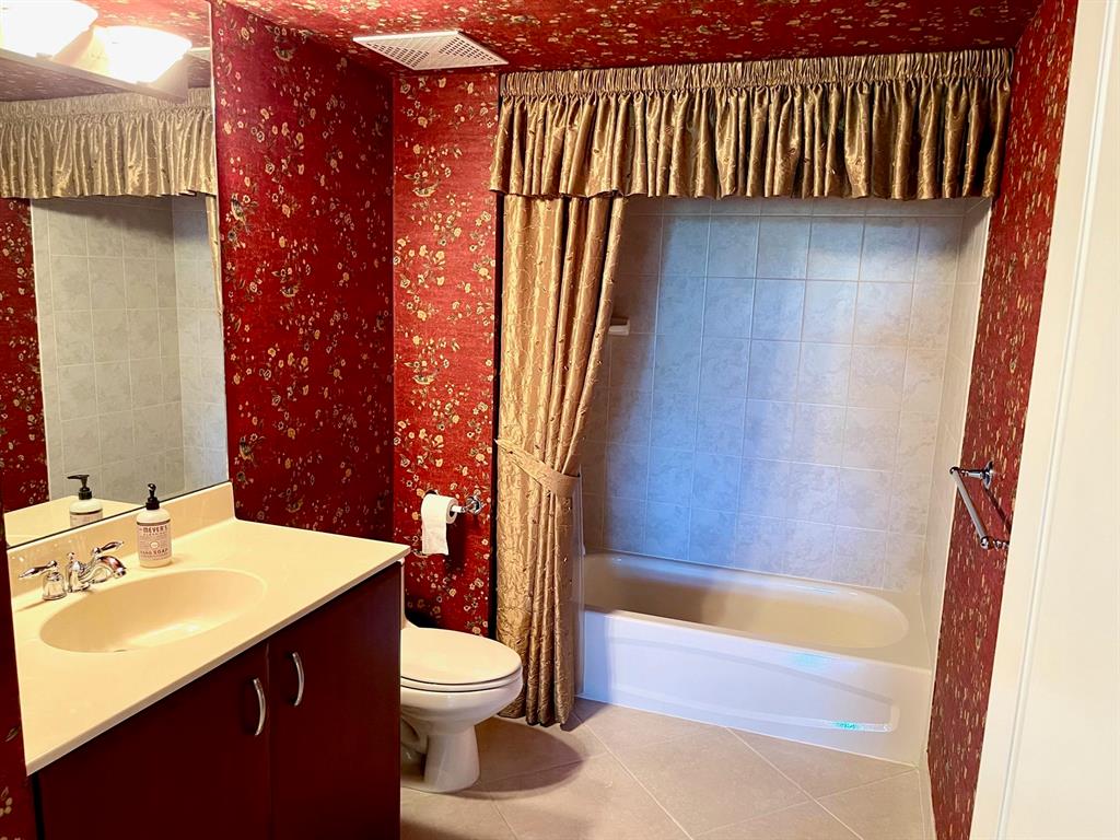 METROPOLITAN CONDO - Residential