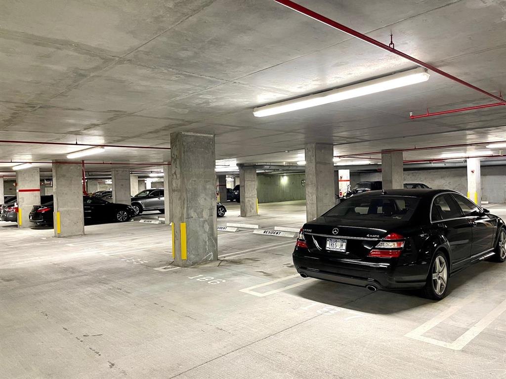 METROPOLITAN CONDO - Residential