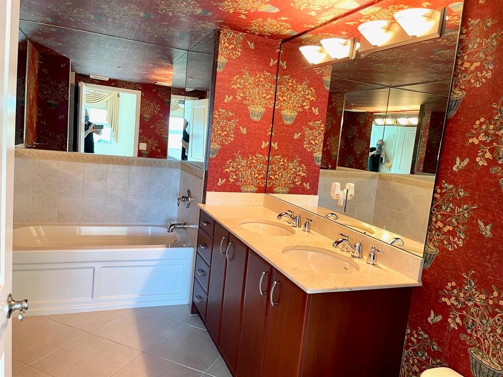 METROPOLITAN CONDO - Residential