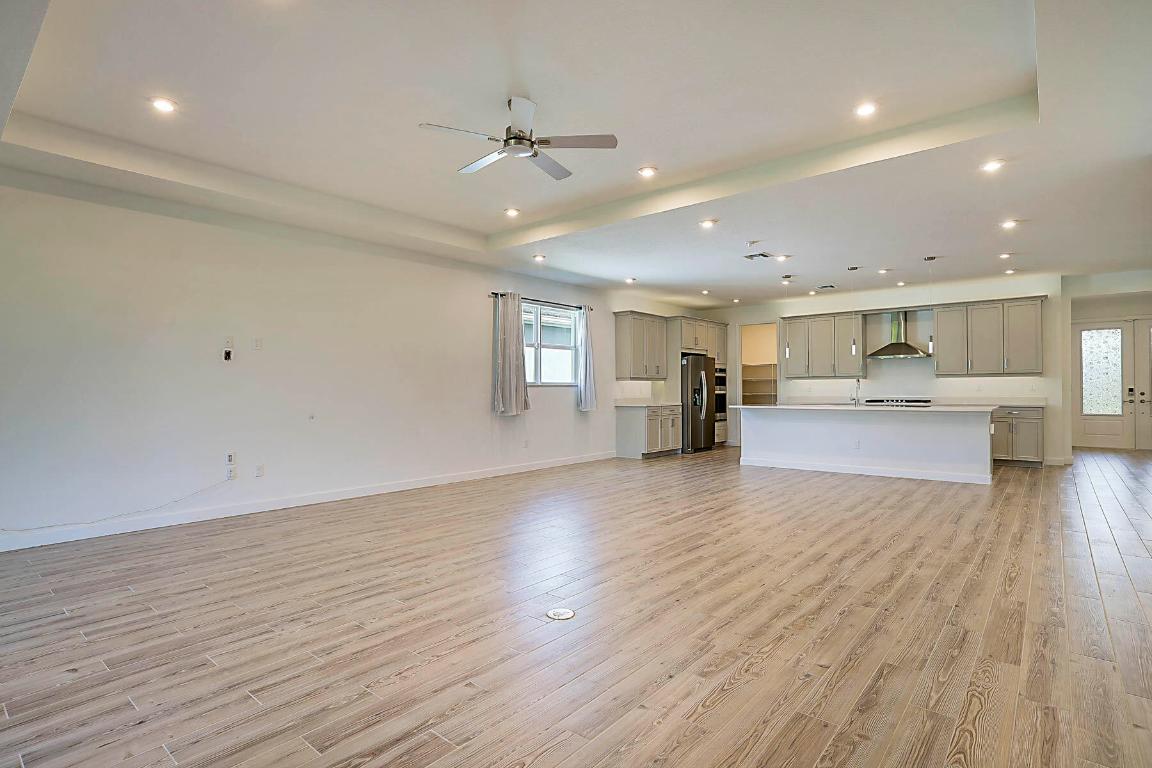 TELARO AT SOUTHERN GROVE PHASE 2 AND 3 - Residential