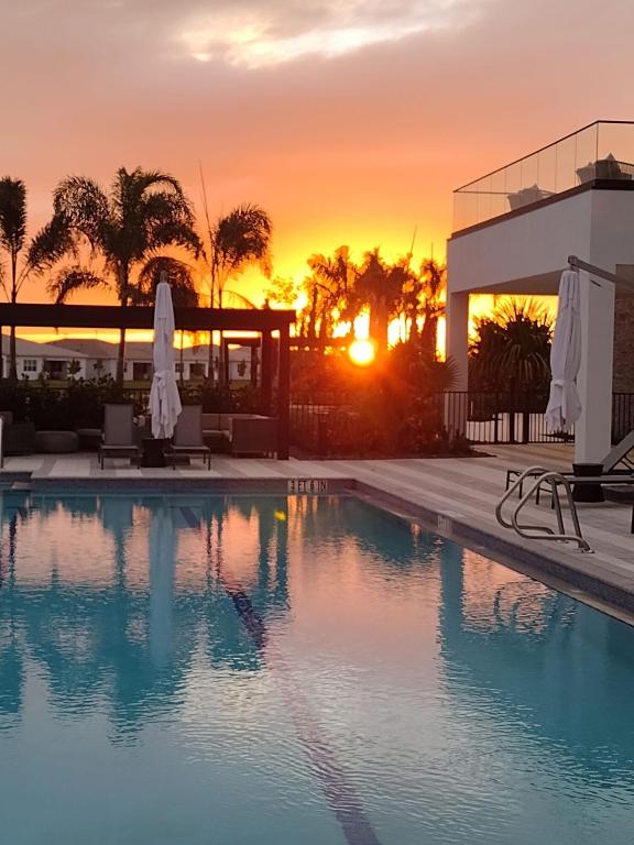 TELARO AT SOUTHERN GROVE PHASE 2 AND 3 - Residential