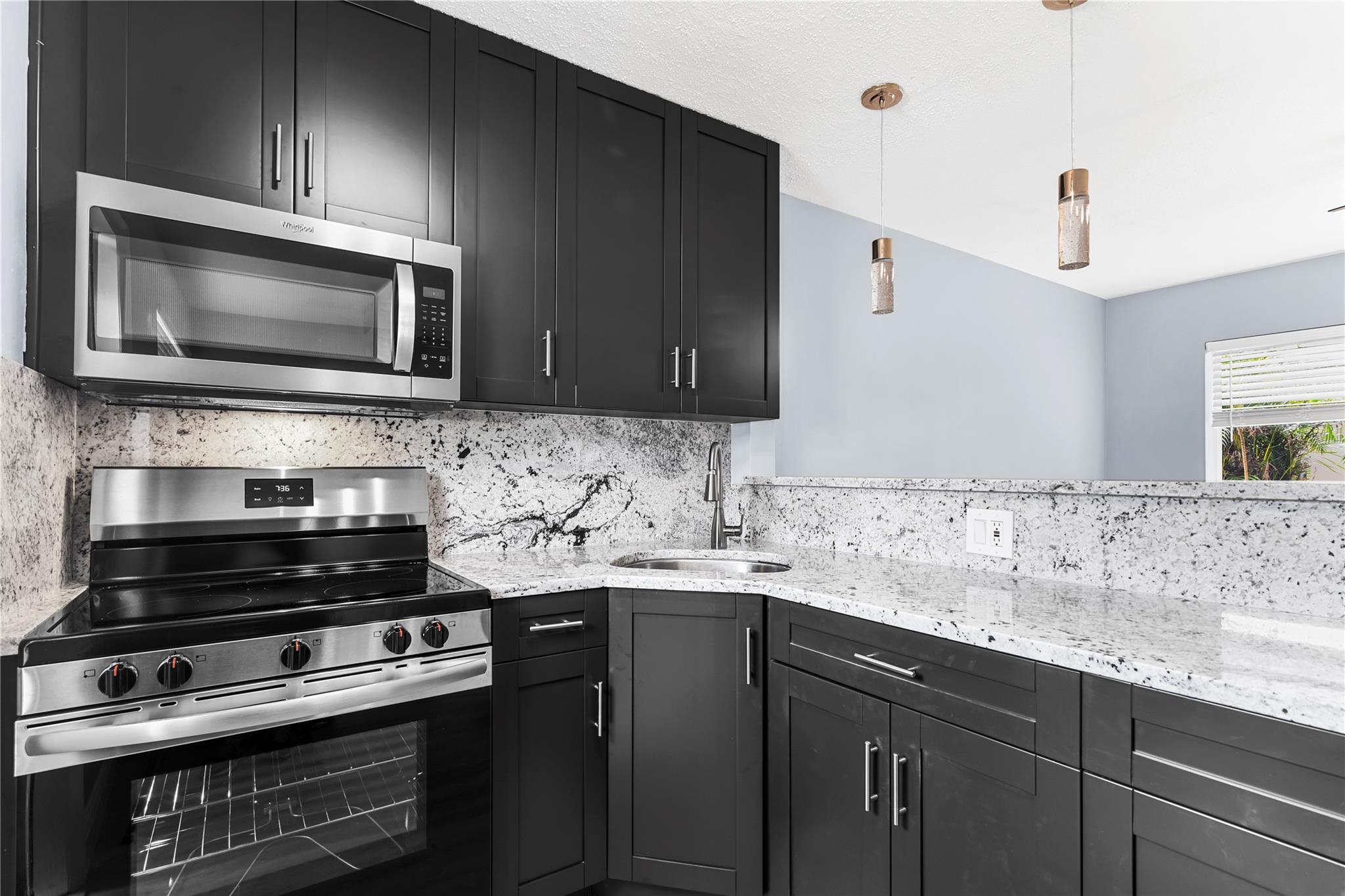 CORAL KEY VILLAS 5TH SEC - Residential Lease