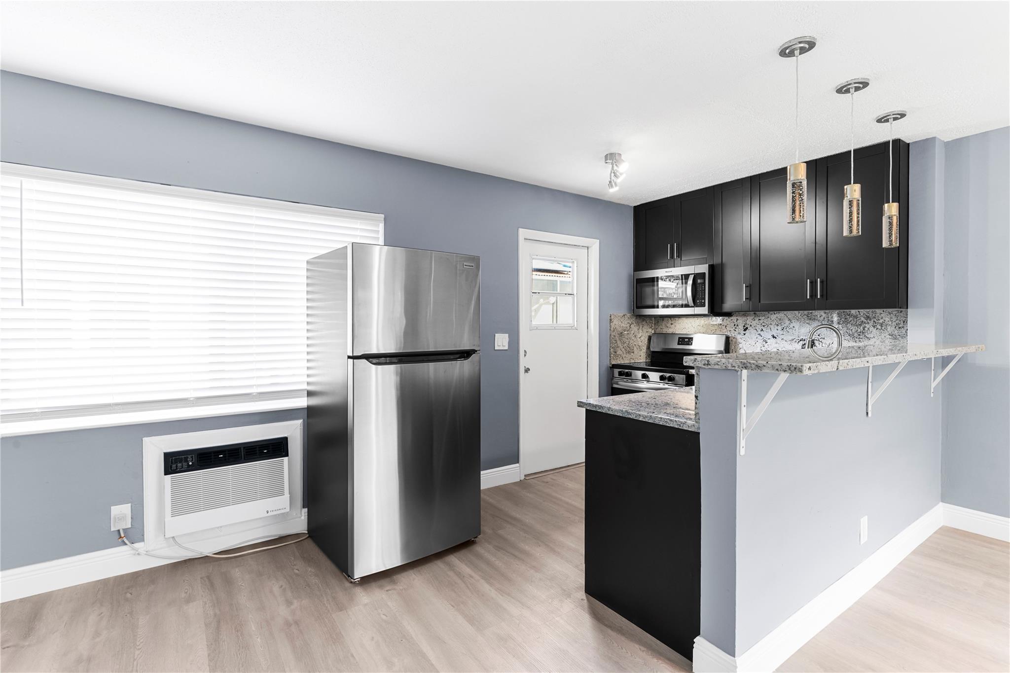 CORAL KEY VILLAS 5TH SEC - Residential Lease