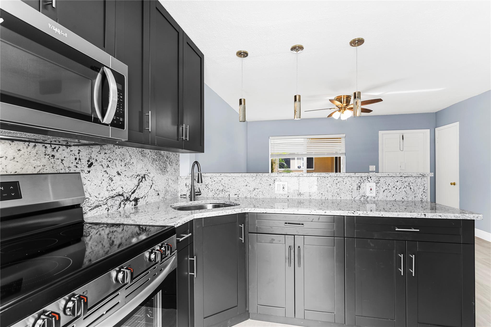 CORAL KEY VILLAS 5TH SEC - Residential Lease
