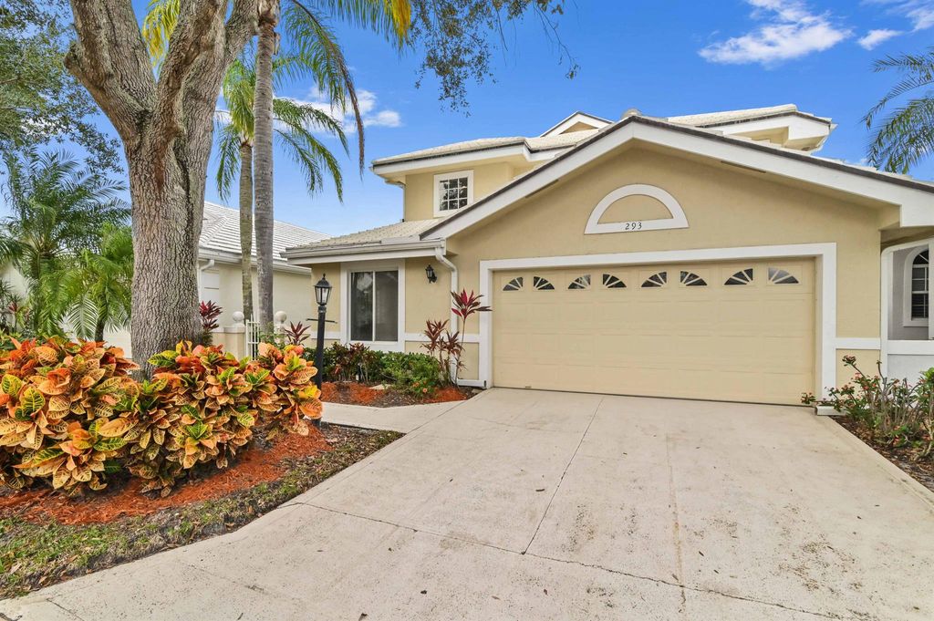 Photo of 293 Canterbury Drive W, Palm Beach Gardens, FL 33418 (MLS # R10951526)