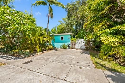 View photos, virtual tours, details... 1602 NE 1st Ave