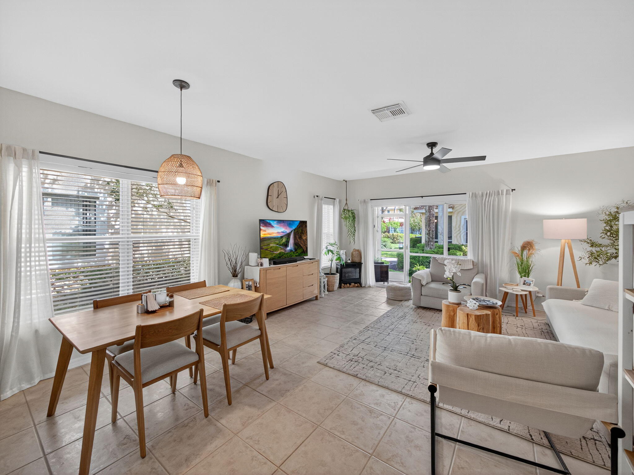 TOWNE PLACE - Residential Lease