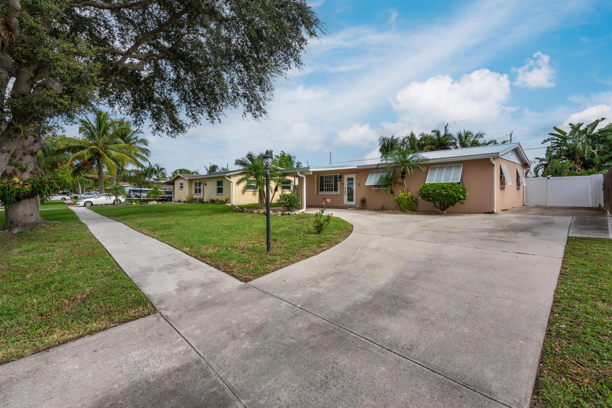 FOREST HILL VILLAGE 8 - Residential