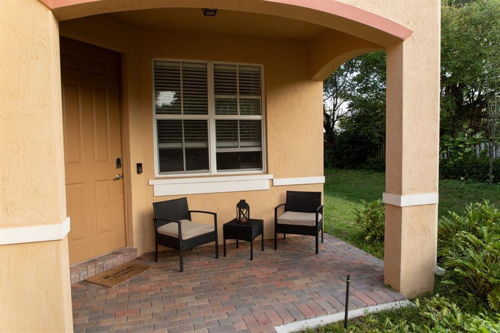 4956 SW 30th Ter 4956