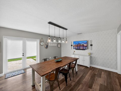 Tiny photo for 5053 Prairie Dunes Village Circle, Lake Worth, FL 33463 (MLS # B26010925)