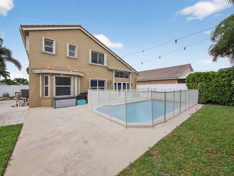 Tiny photo for 5053 Prairie Dunes Village Circle, Lake Worth, FL 33463 (MLS # B26010925)