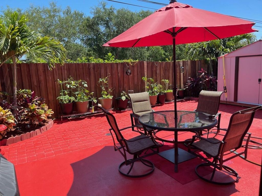 Photo of 3512 E Gardens East Drive E #A, Palm Beach Gardens, FL 33410 (MLS # R10889495)