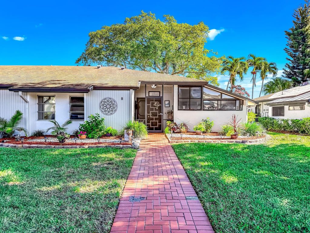 Photo of 13232 Lucinda Palm Court #B, Delray Beach, FL 33484 (MLS # F10548773)