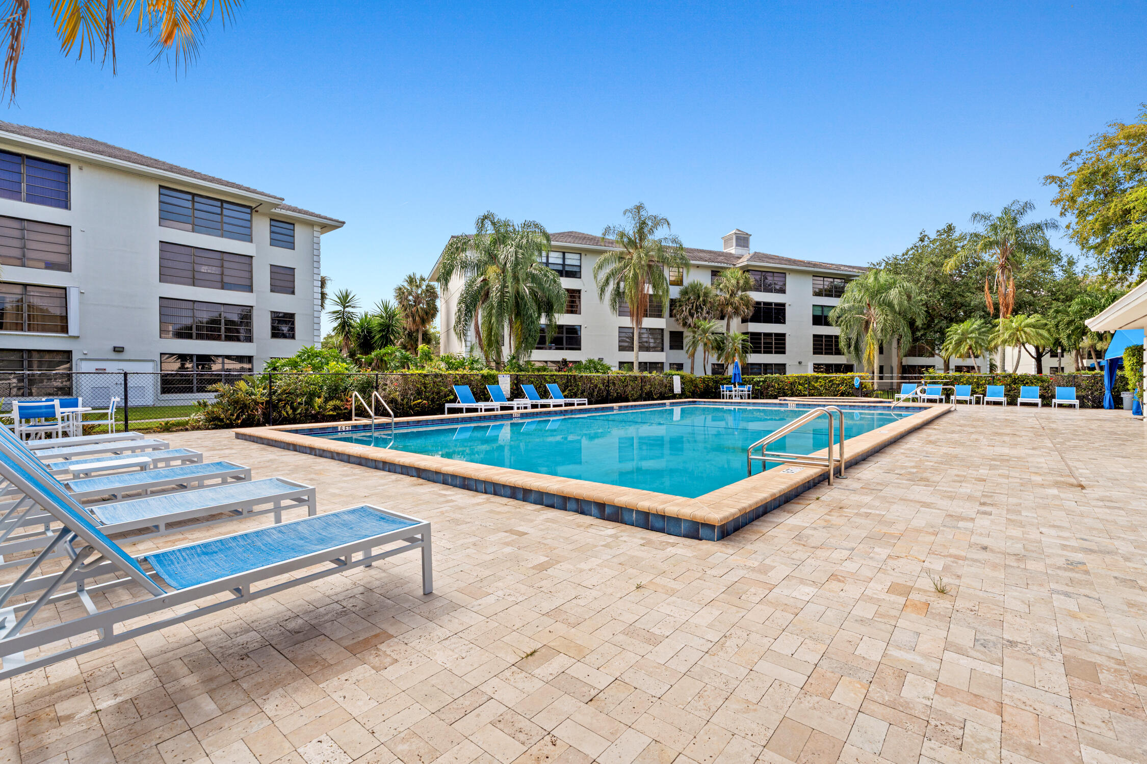 CONDO 22 OF WHITEHALL CONDOS - Residential