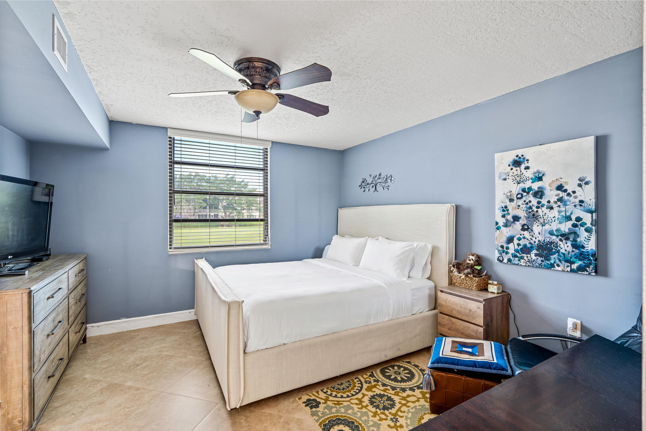 CONDO 22 OF WHITEHALL CONDOS - Residential