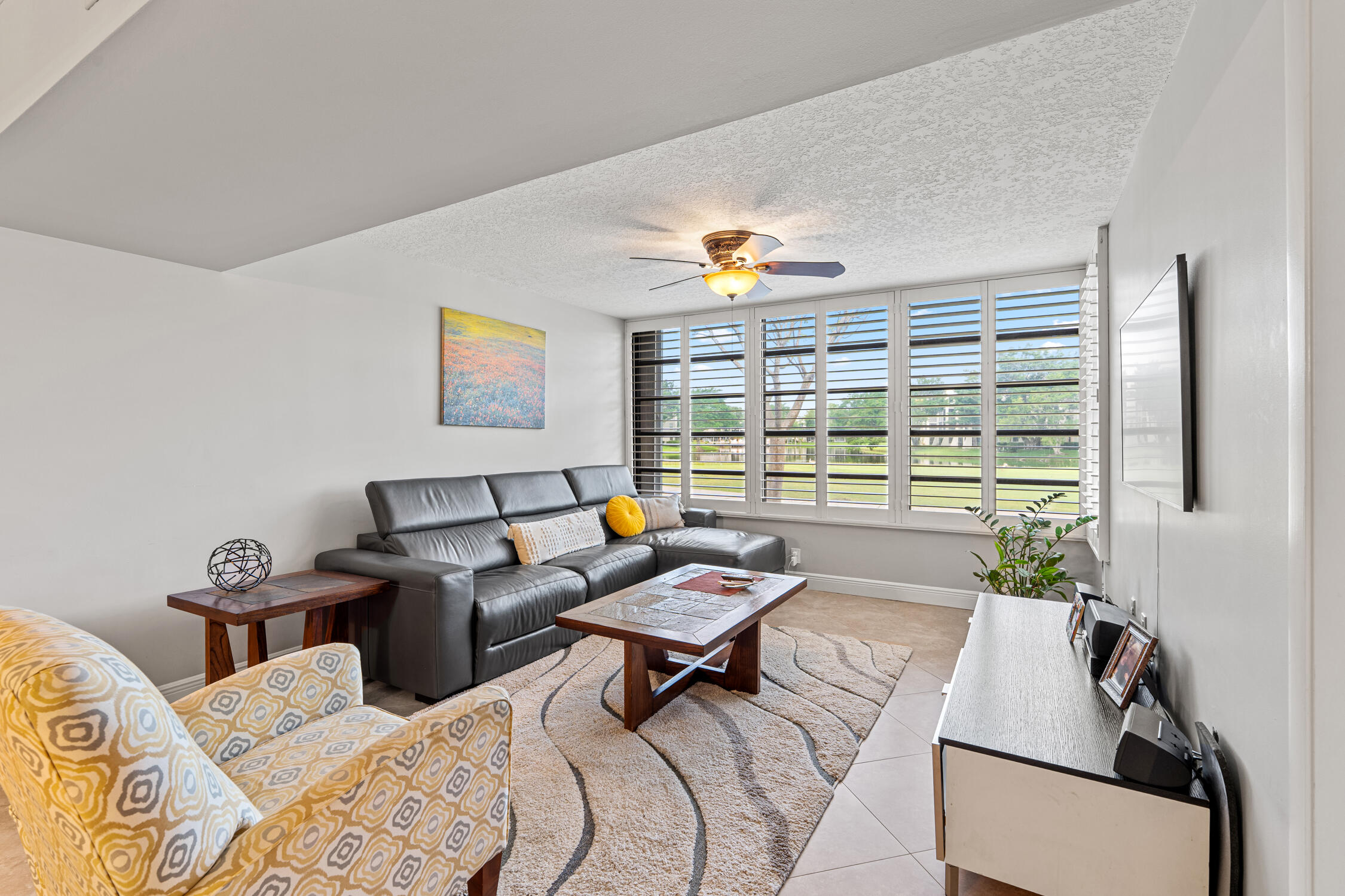 CONDO 22 OF WHITEHALL CONDOS - Residential
