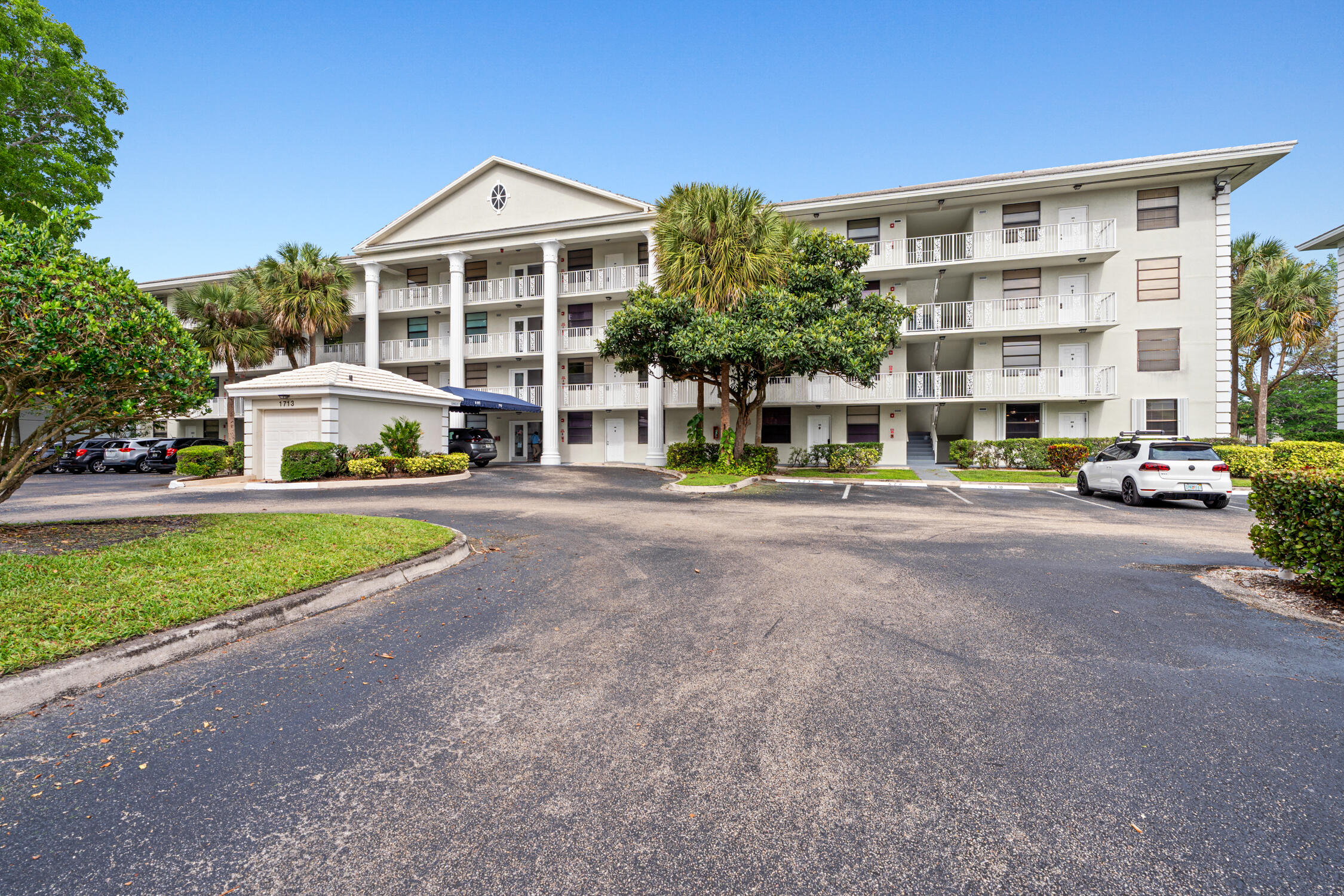 CONDO 22 OF WHITEHALL CONDOS - Residential