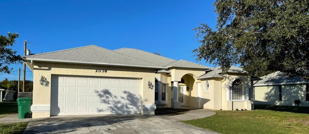 Photo of 2038 SE Mantua Street, Port Saint Lucie, FL 34952 (MLS # R10769955)