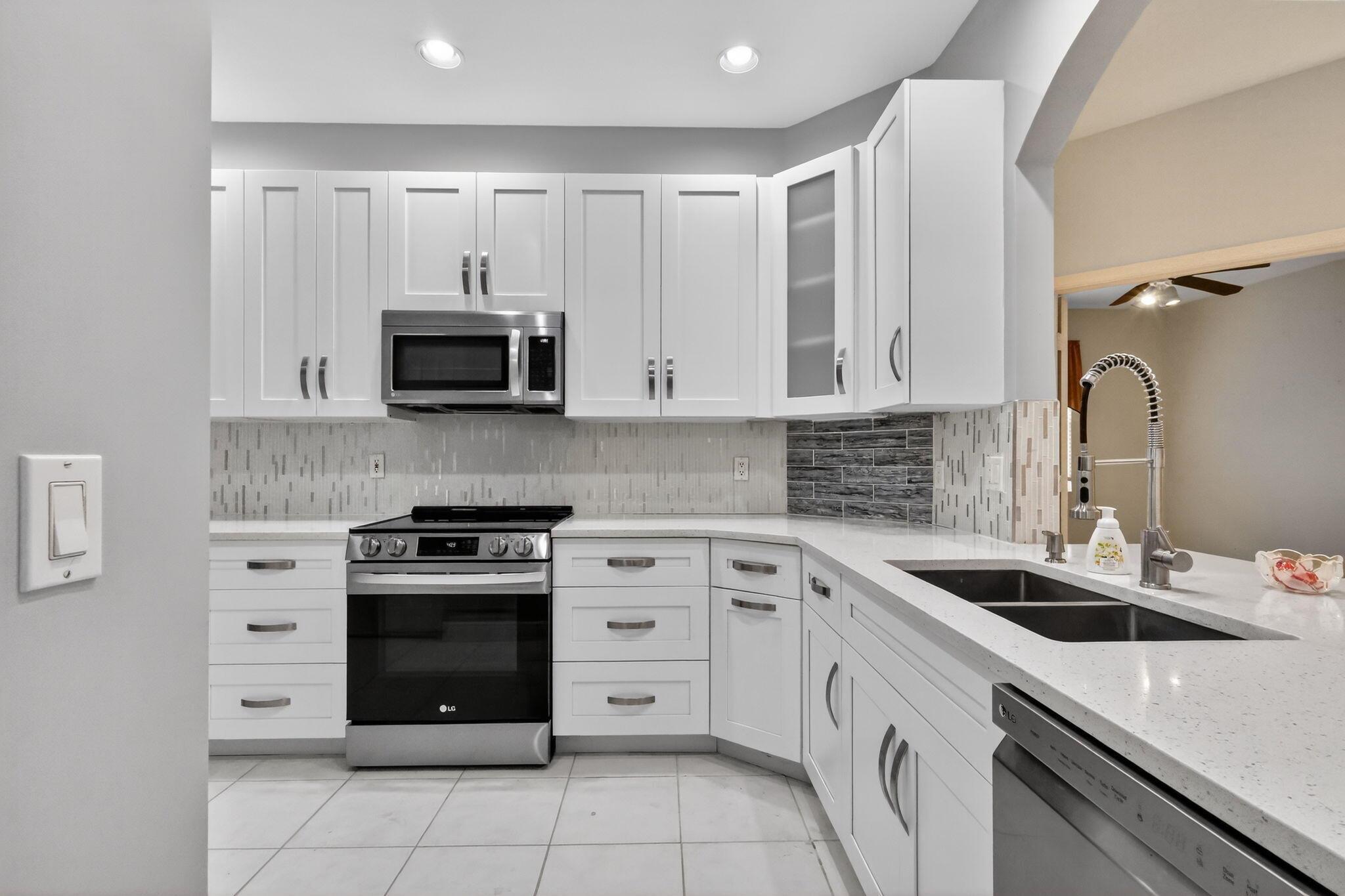 MAJESTIC ISLES - Residential