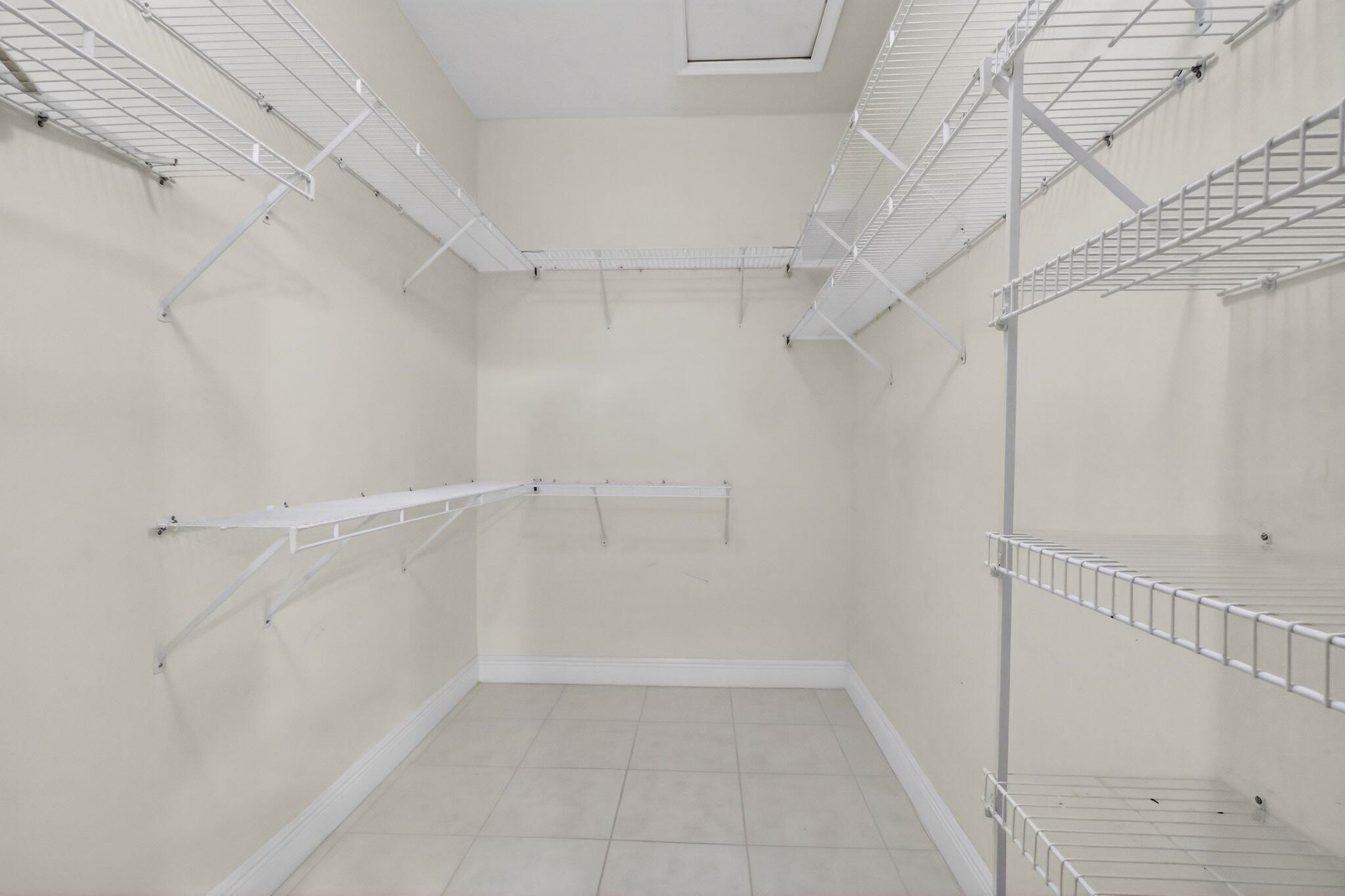 MAJESTIC ISLES - Residential