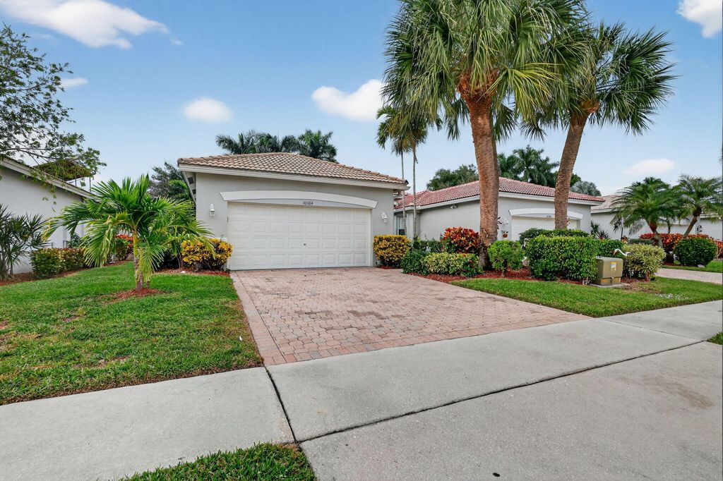 Photo of 10564 Royal Caribbean Circle, Boynton Beach, FL 33437 (MLS # R11146793)