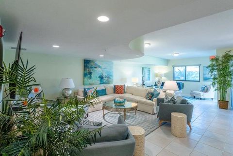 Condominium in North Palm Beach FL 370 Golfview Road Rd 26.jpg