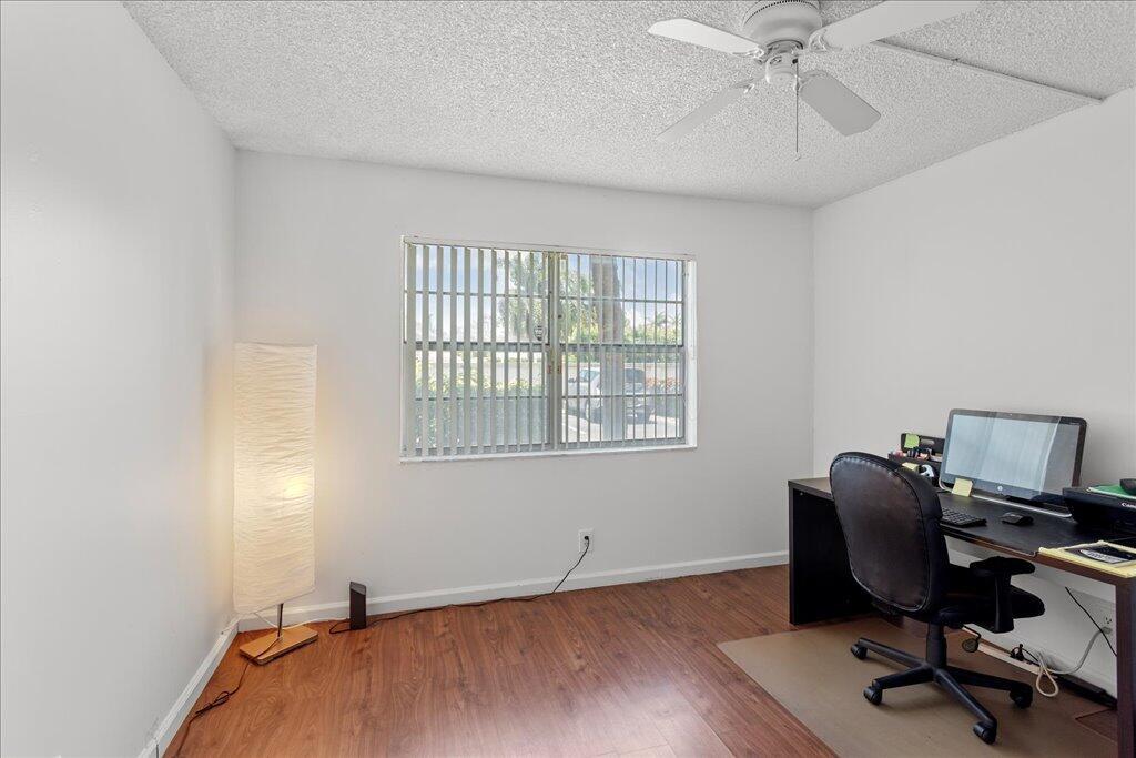 Boca Linda Condo - Residential