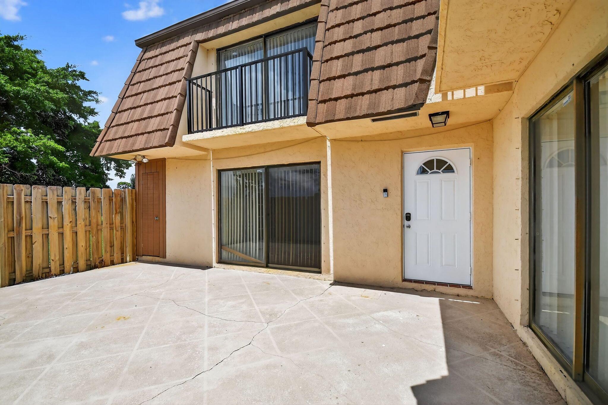 2477 Caroma Lane