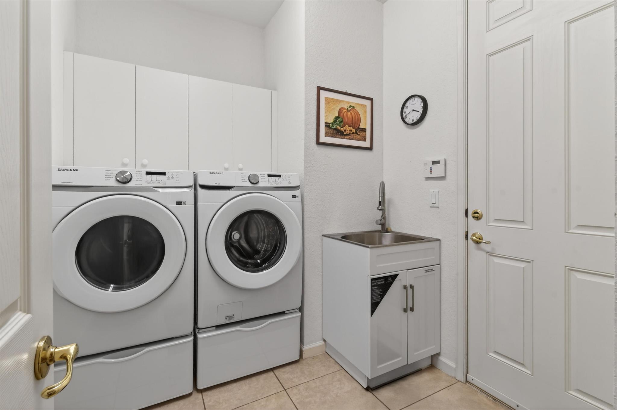 FOURTH  REPLAT OF PORTOFI - Residential