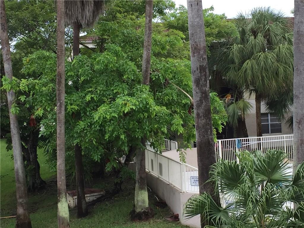 CORAL SPRINGS ESTATE - Residential