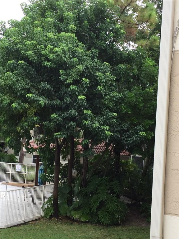 CORAL SPRINGS ESTATE - Residential