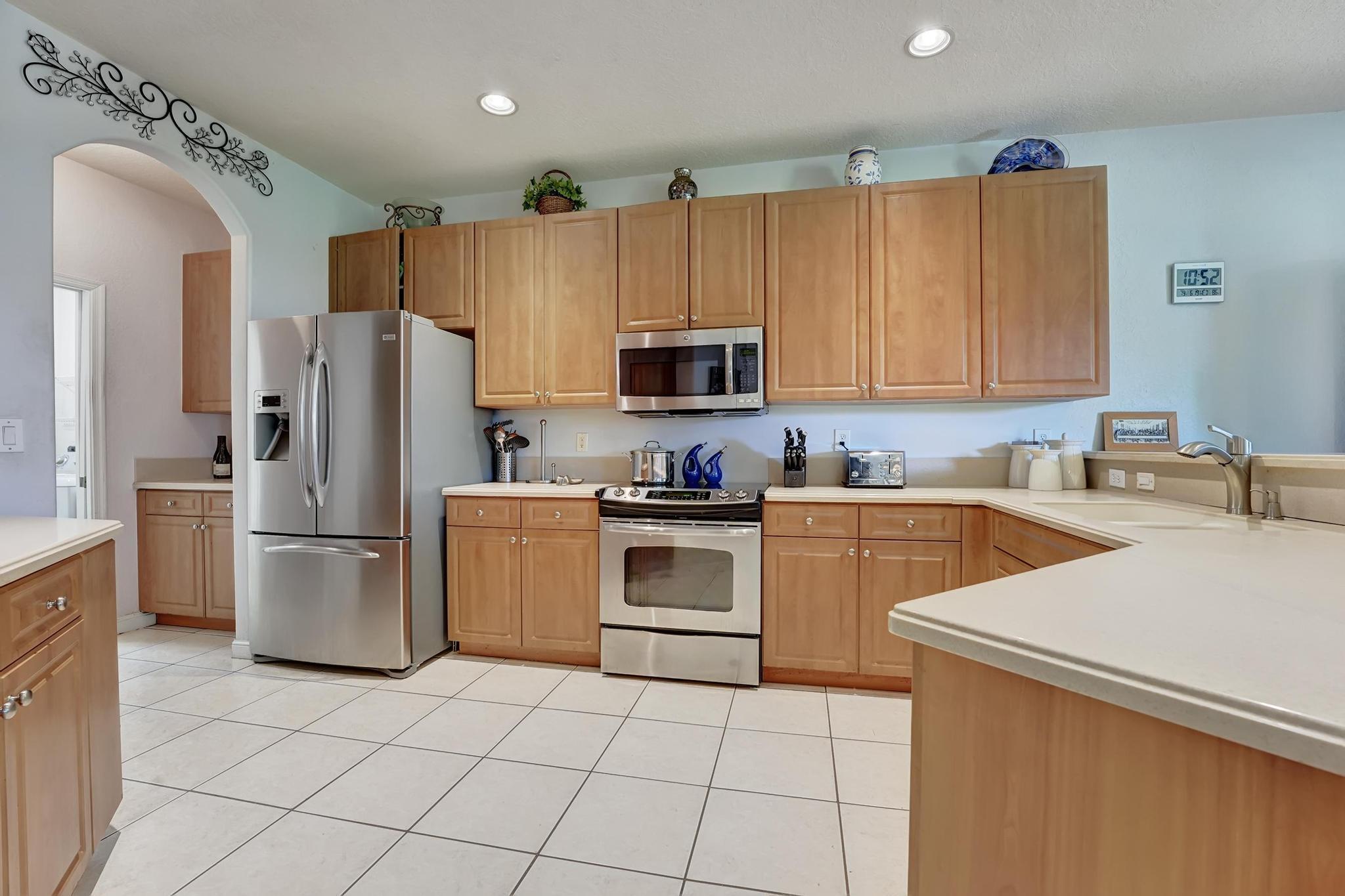 6443 Paradise Cove