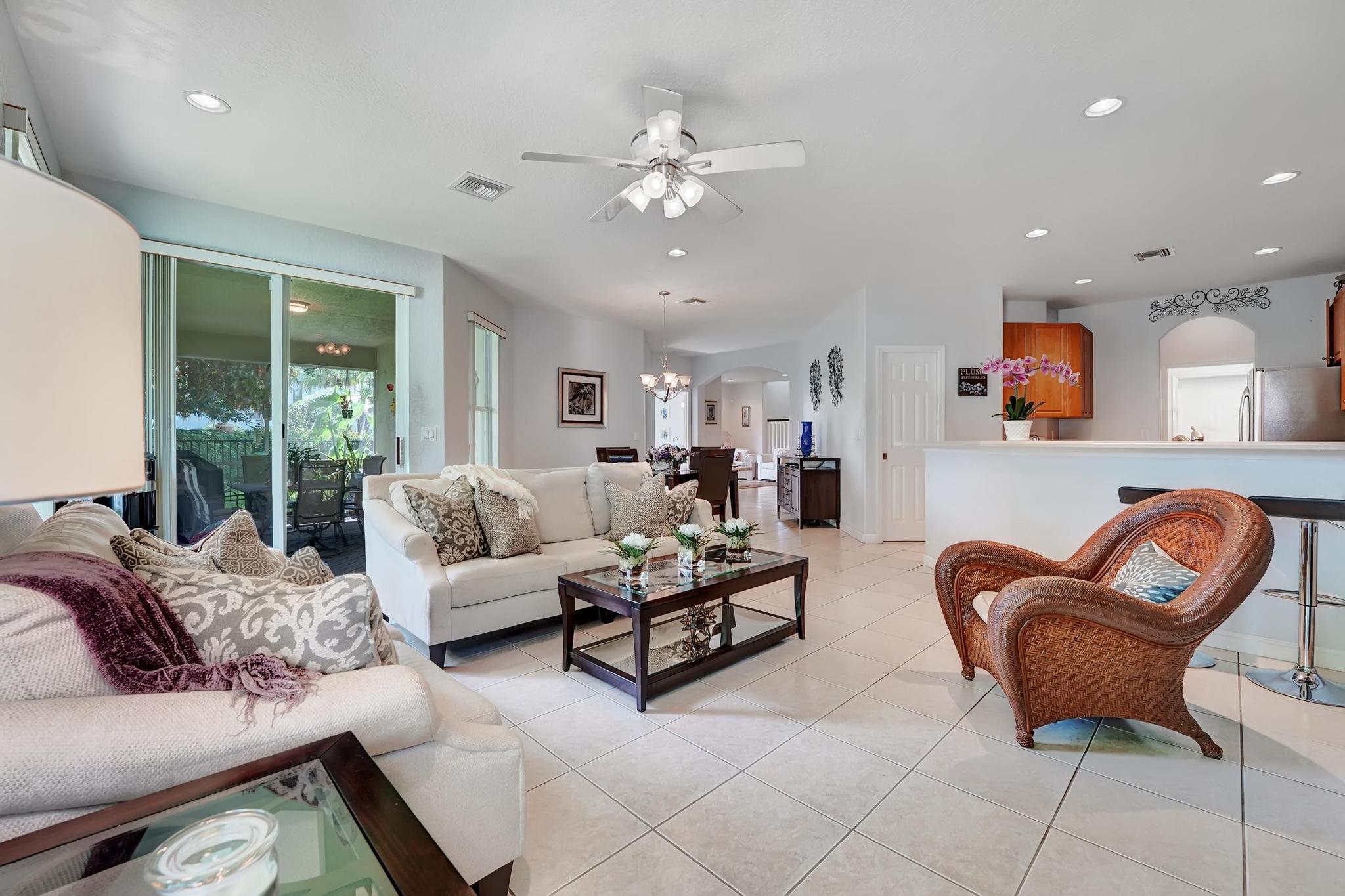 6443 Paradise Cove