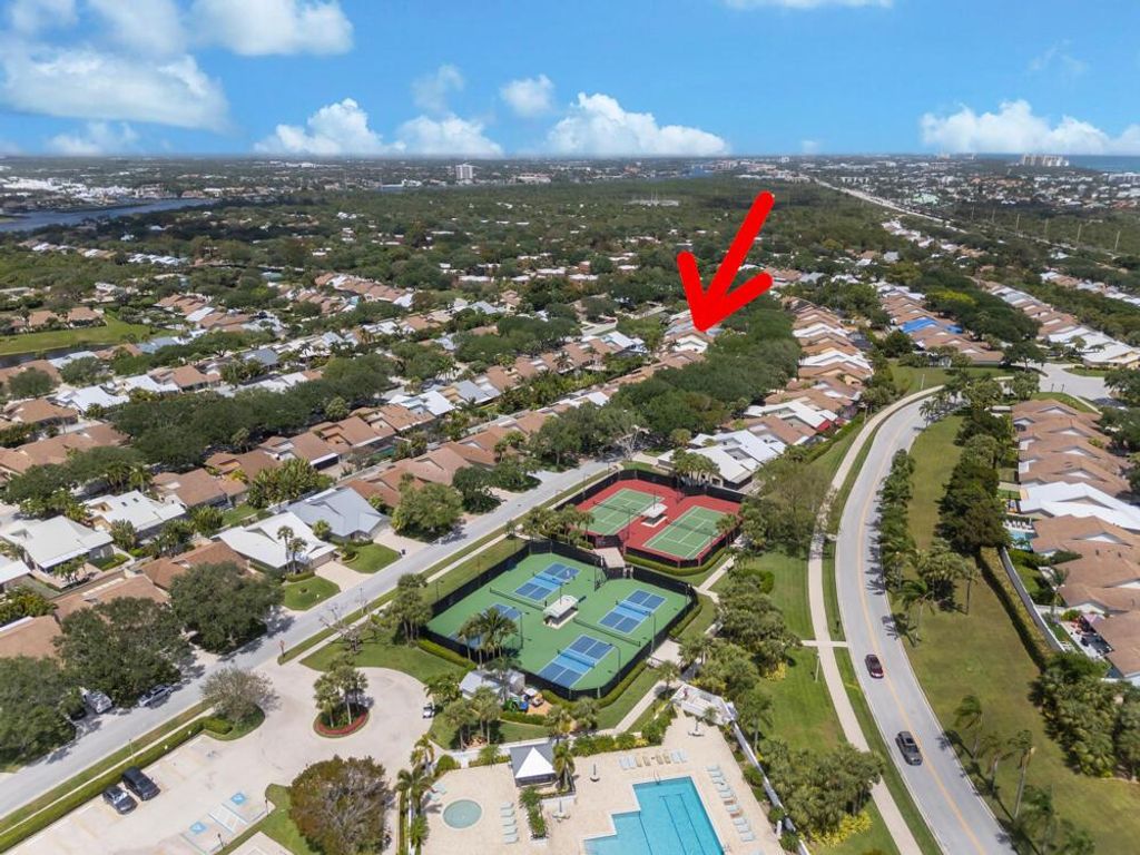 Photo of 180 Cape Pointe Circle, Jupiter, FL 33477 (MLS # R11079291)